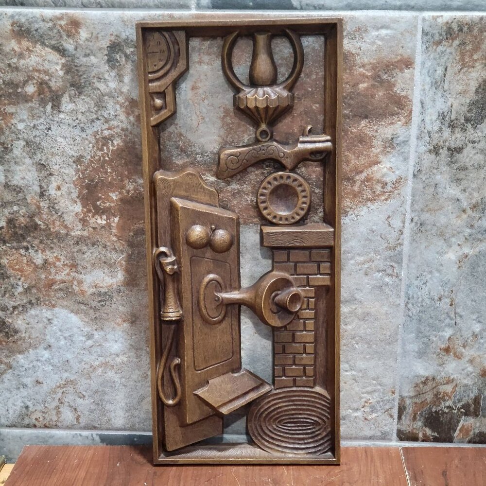 Vintage Turner Wall Decor Wood Look Plastic Old Telephone